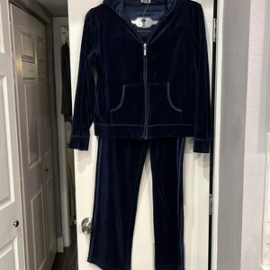 Everlast Warm-Up Set. Royal Blue. Jacket is Med & pants Lg. elastic waist